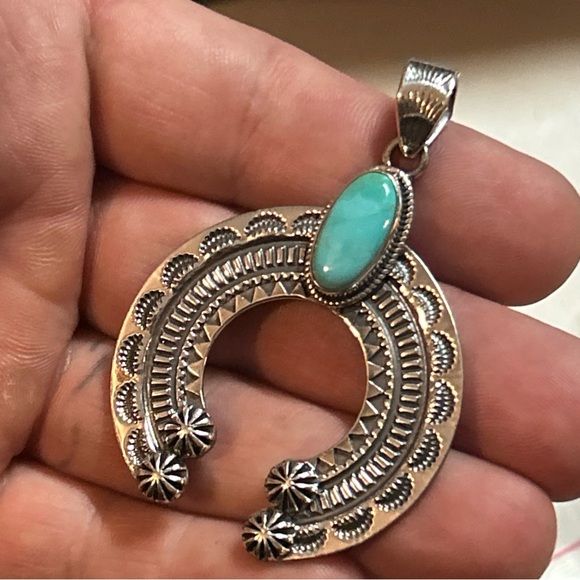 STERLING SILVER NATIVE KINGMAN TURQUOISE STAMPED FLOATING NAJA PENDANT 2 3/4” - Picture 5 of 11